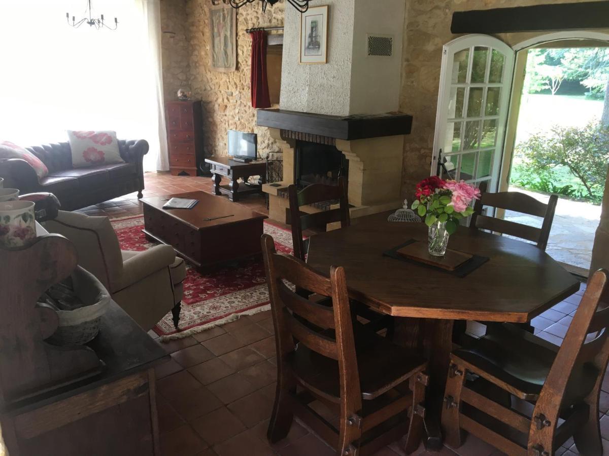 Le Petit Chateau - Adults Only Property Le Bugue Exterior photo