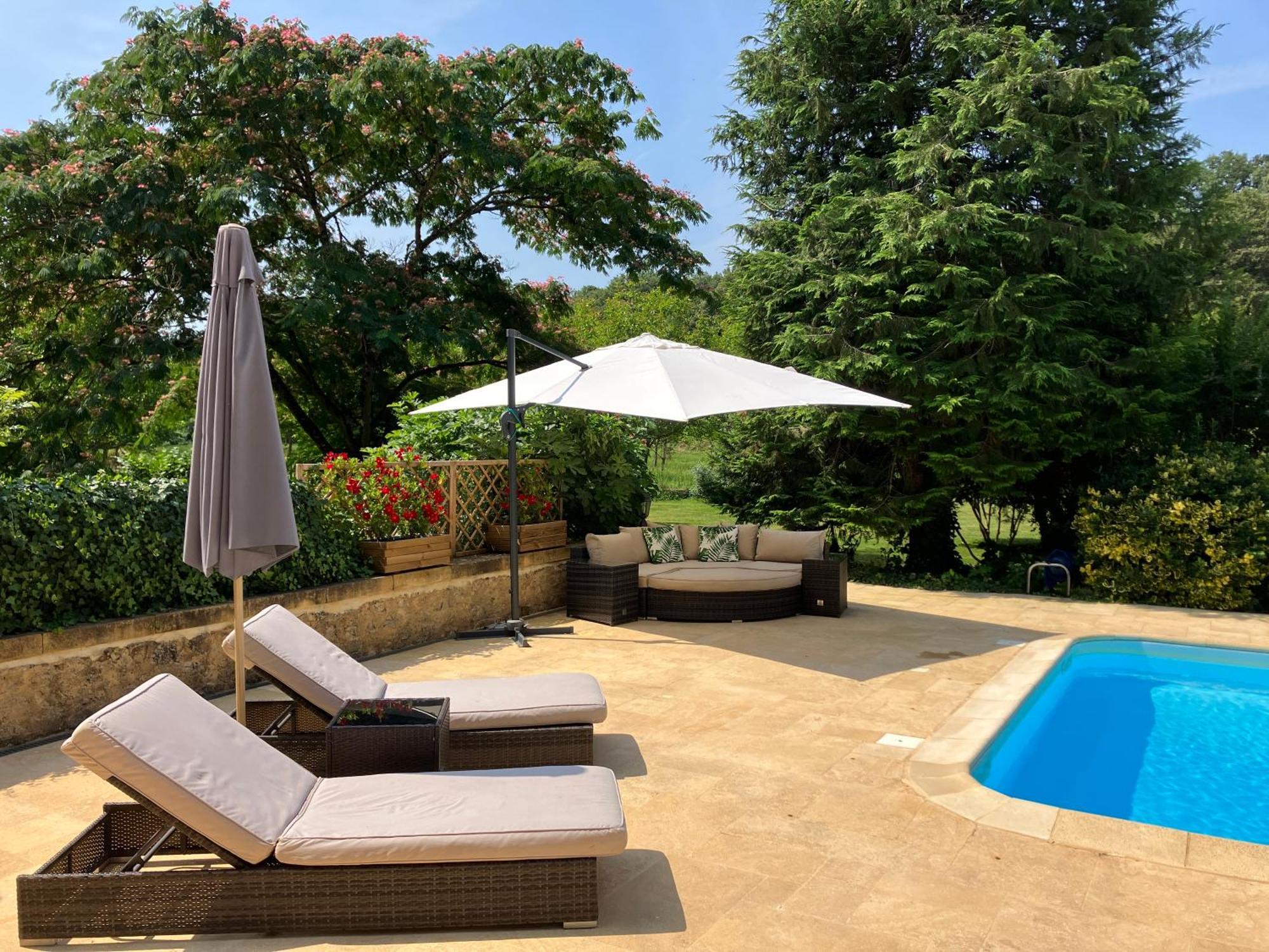 Le Petit Chateau - Adults Only Property Le Bugue Exterior photo